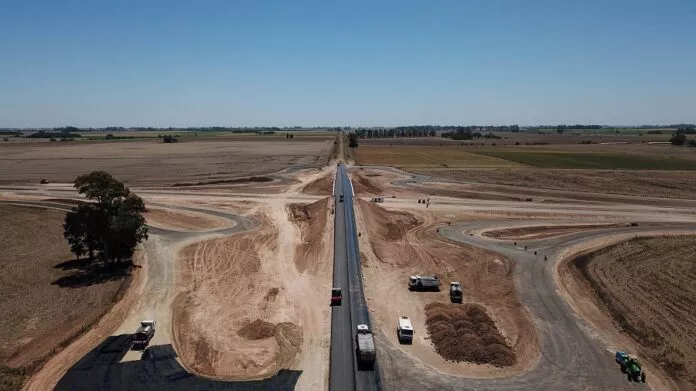 La-transformacion-en-autopista-de-la-RN-8-en-el-tramo-entre-Maguire-y-Fontezuela-presenta-una-avance-fisico-superior-al-70--696x391